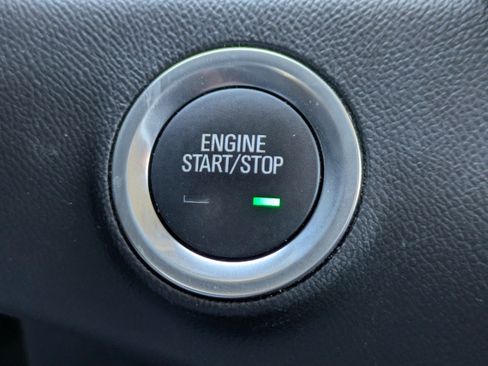 Used 2023 GMC Terrain SLT image 34