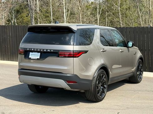 Used 2025 Land Rover Discovery S image 5