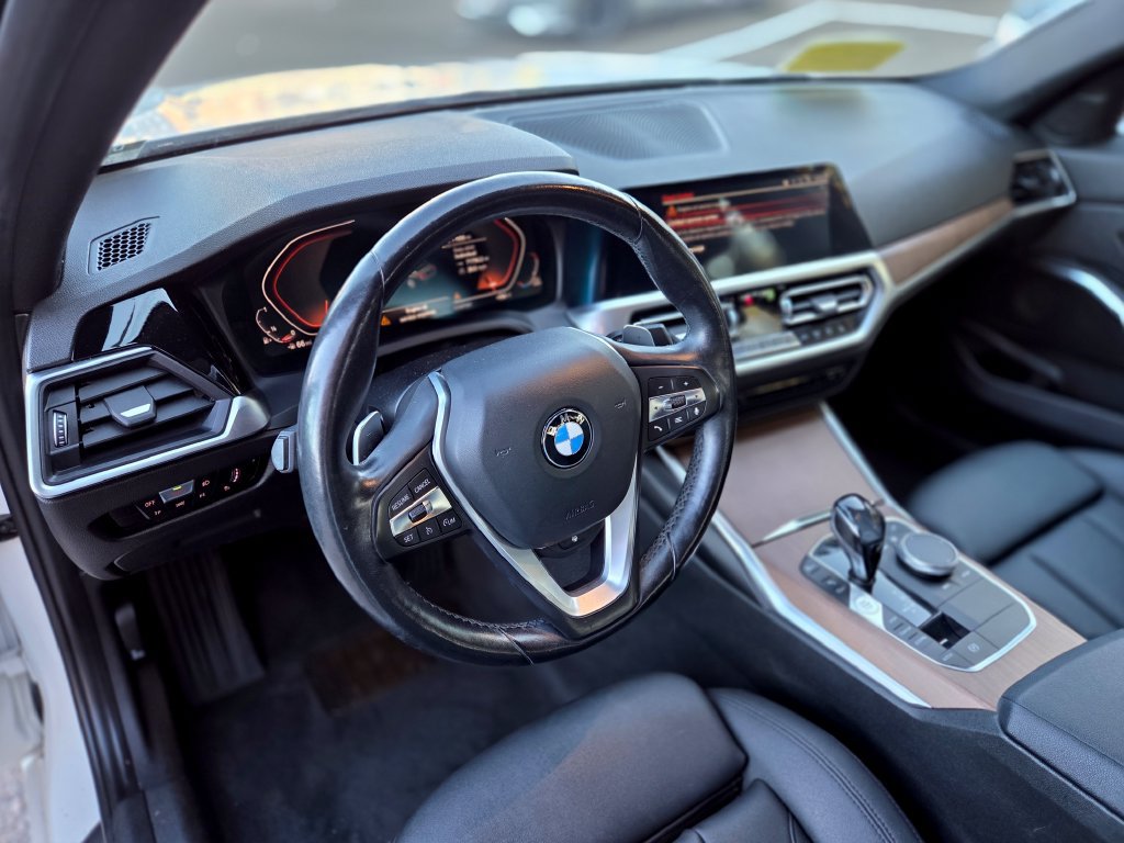 Used 2019 BMW 330i xDrive Sedan w/ Driving Assistance Package AWD/4WD image 14