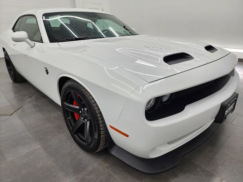 Used 2019 Dodge Challenger SRT Hellcat Redeye image 2