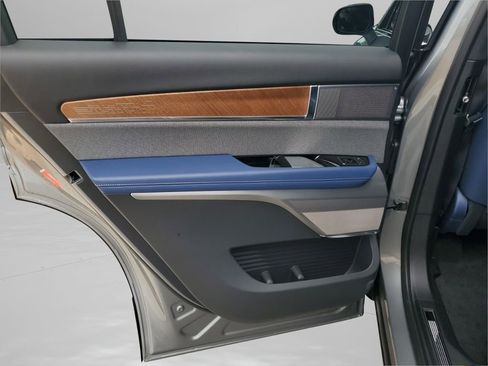 New 2026 Cadillac Vistiq Premium Luxury image 17