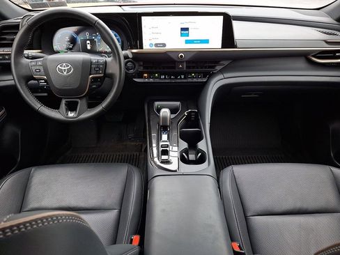 Used 2025 Toyota Crown Signia AWD/4WD image 15