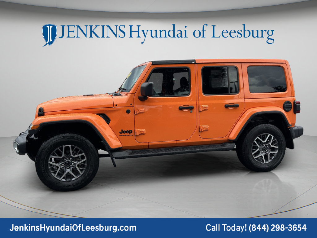 Used 2025 Jeep Wrangler Unlimited Sahara AWD/4WD image 10