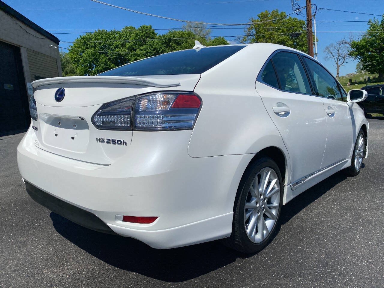 Used 2010 Lexus HS 250h Premium w/ Preferred Accessory Package FWD image 3