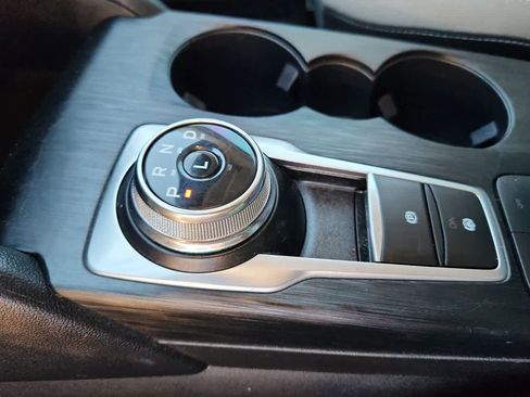 Used 2022 Ford Escape SE image 22