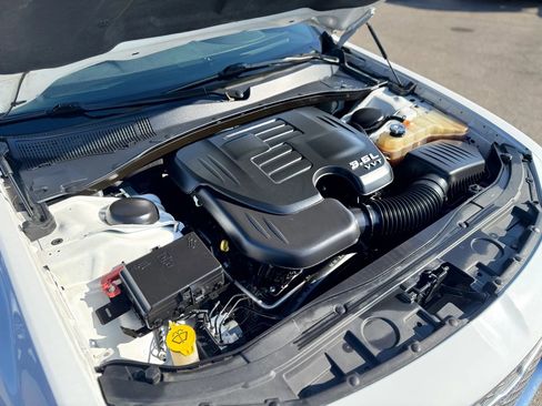 Used 2020 Chrysler 300 Limited image 15