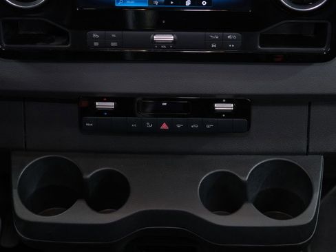 Used 2021 Mercedes-Benz Sprinter 2500 image 55