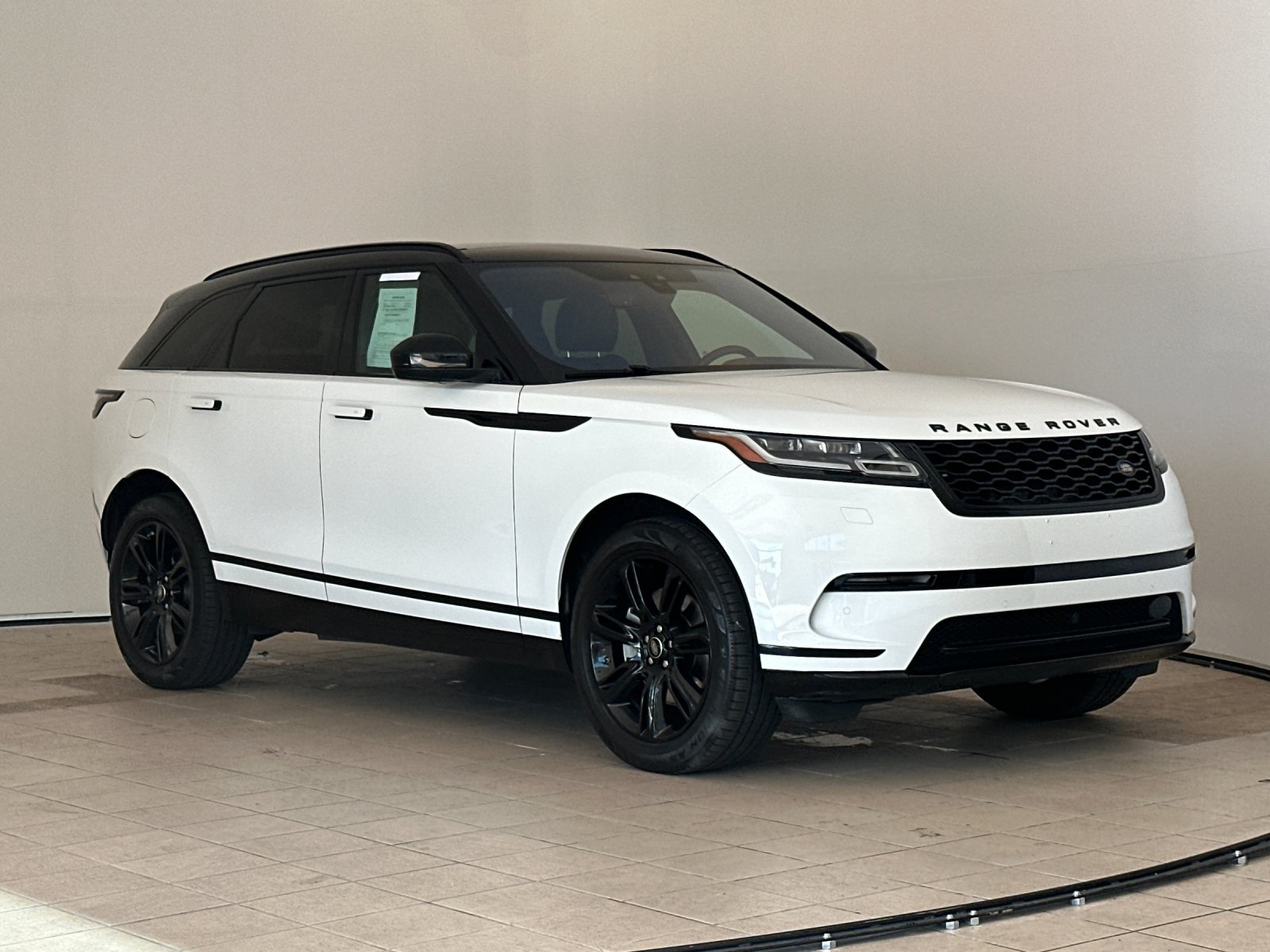 Used 2019 Land Rover Range Rover Velar S AWD/4WD image 8