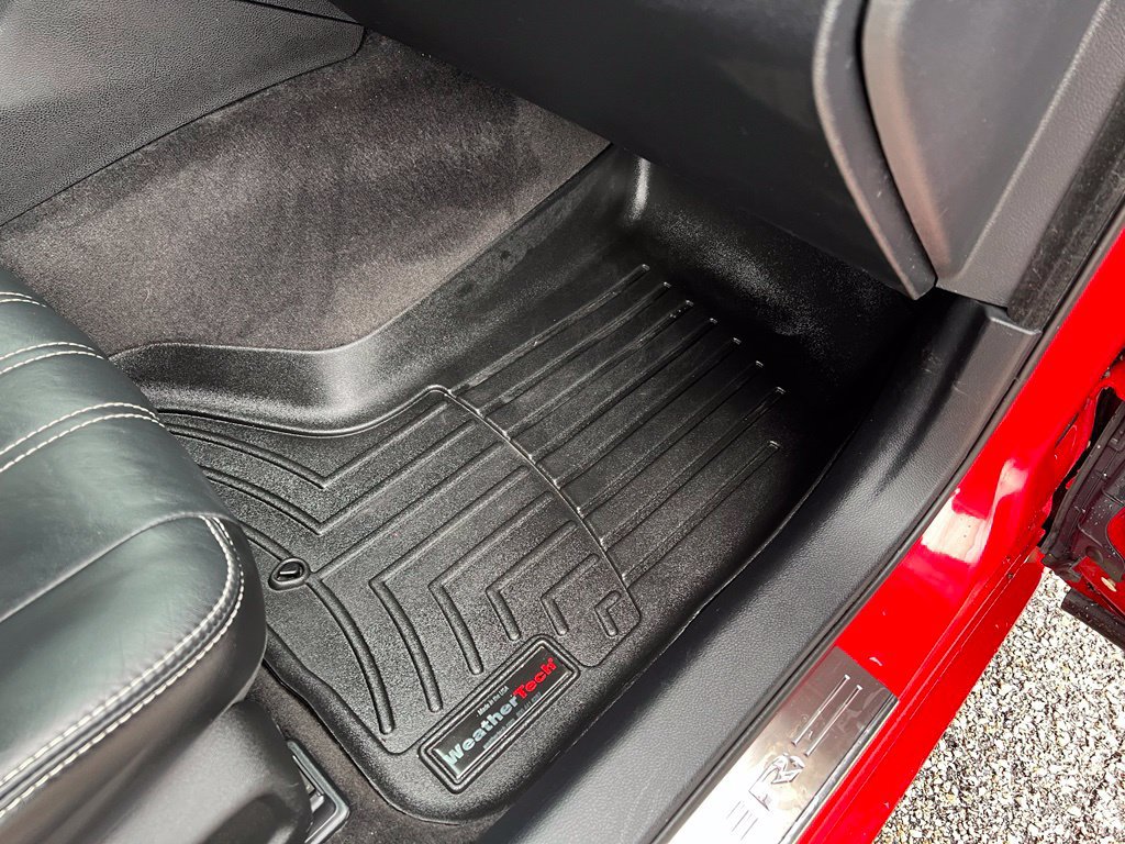 Used 2016 Chrysler 300 S AWD/4WD image 12