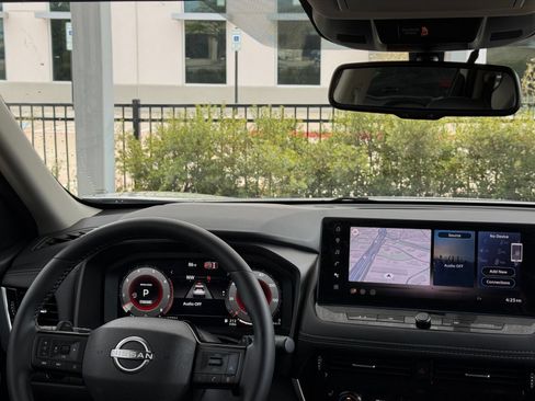 Used 2026 Nissan Rogue SL FWD image 35