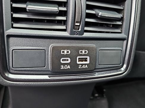 Certified 2025 Subaru Forester Limited image 11