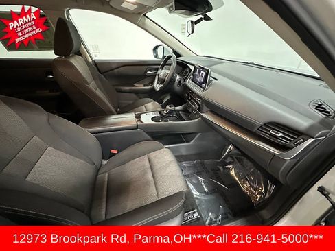 Used 2025 Nissan Rogue SV FWD image 25