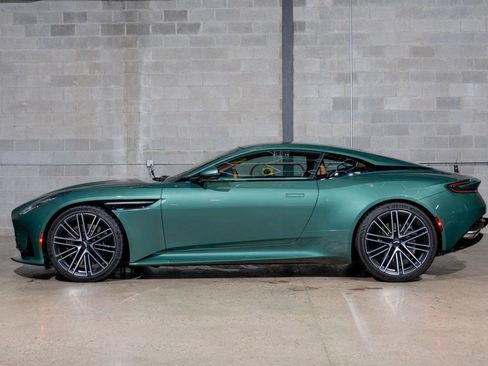Used 2024 Aston Martin DB12 Coupe image 6