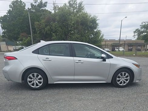 Used 2024 Toyota Corolla LE image 6