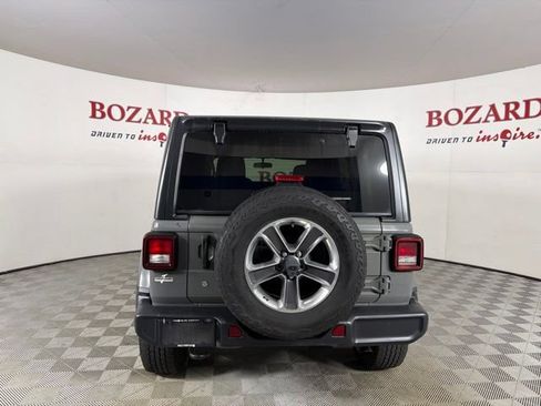 Used 2019 Jeep Wrangler Unlimited Sahara AWD/4WD image 7