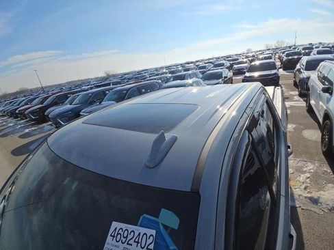 Used 2024 GMC Sierra 1500 AT4 w/ Technology Package image 4