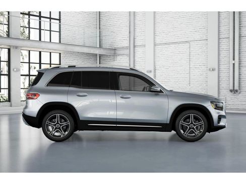 New 2026 Mercedes-Benz GLB 250 image 2