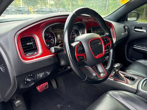 Used 2019 Dodge Charger SXT w/ Leather Interior Group RWD image 7