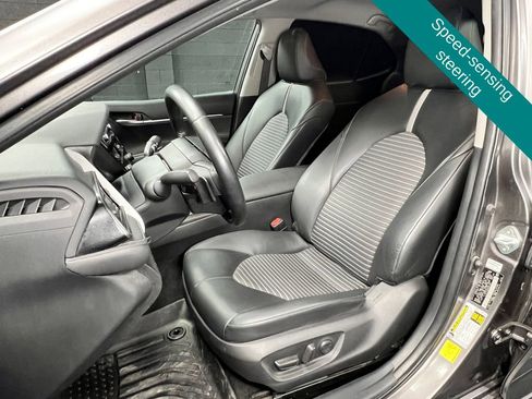 Used 2022 Toyota Camry SE w/ Carpet Mat Package (TMS) FWD image 5