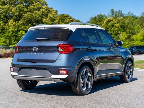 Used 2025 Hyundai Venue Limited FWD image 8