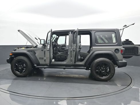 Used 2021 Jeep Wrangler Unlimited Sport image 27