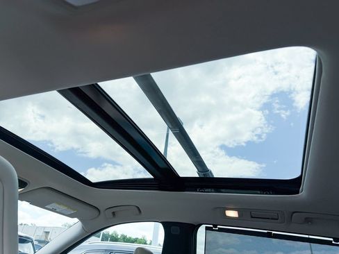 Used 2023 INFINITI QX60 Sensory w/ Cargo Package AWD/4WD image 12