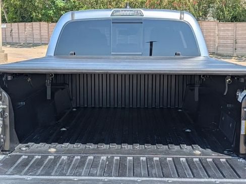 Used 2022 Toyota Tacoma SR5 RWD image 26