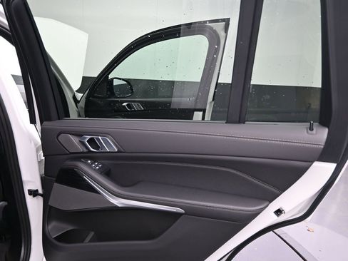 New 2026 BMW X7 xDrive40i w/ M Sport Package image 23
