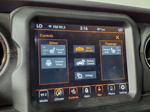 Used 2022 Jeep Wrangler Unlimited Sahara AWD/4WD image 27