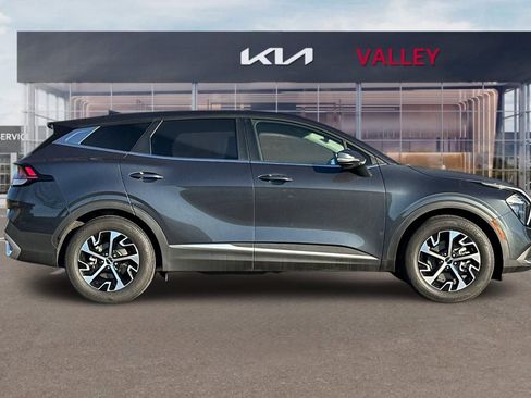 Used 2023 Kia Sportage EX image 3