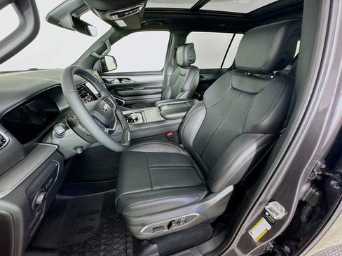 New 2026 Jeep Grand Wagoneer 4WD image 25