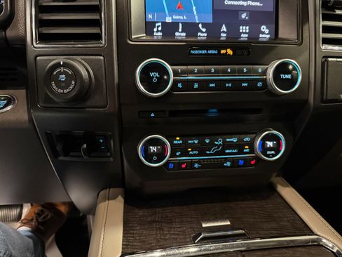 Used 2018 Ford Expedition Max Limited w/ Equipment Group 301A AWD/4WD image 53