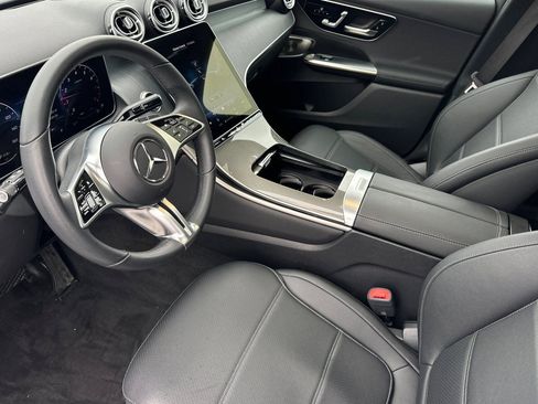 Used 2025 Mercedes-Benz GLC 300 4MATIC image 10