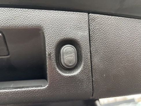 Used 2019 GMC Yukon SLE w/ SLE Value Package image 35