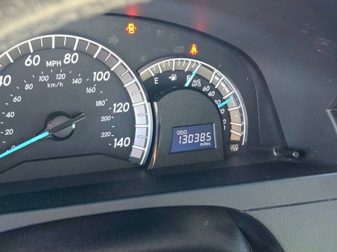 Used 2014 Toyota Camry SE image 9