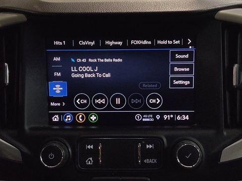 Used 2022 GMC Terrain SLT w/ LPO, 'HIT The Road' Package FWD image 25