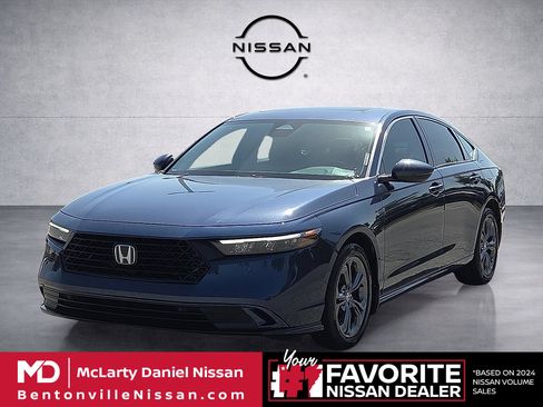 Used 2023 Honda Accord EX-L image 2