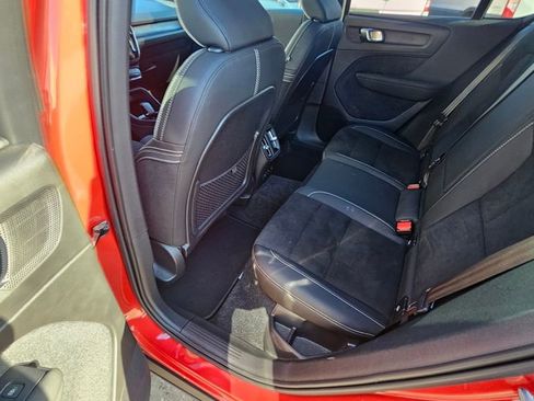 Certified 2023 Volvo C40 P8 Recharge Ultimate image 14