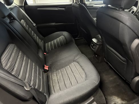 Used 2016 Ford Fusion SE FWD image 14