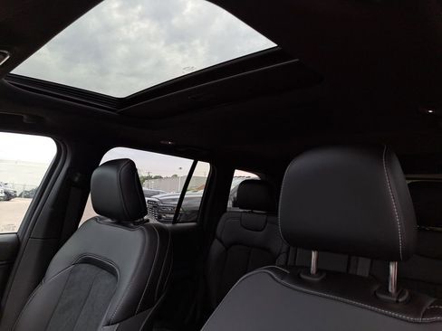 New 2025 Jeep Grand Cherokee Altitude image 12