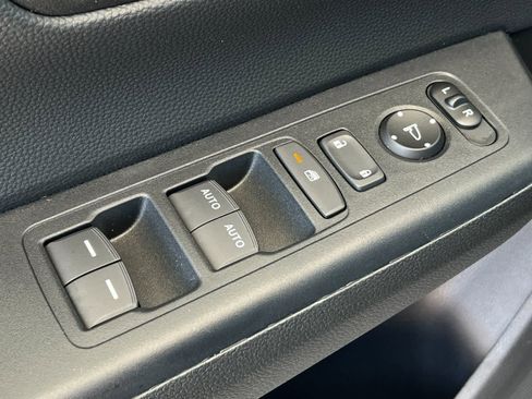 Used 2025 Honda CR-V EX image 14