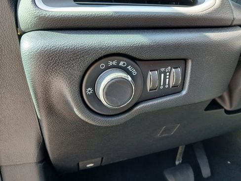 New 2026 Chrysler Voyager LX image 19