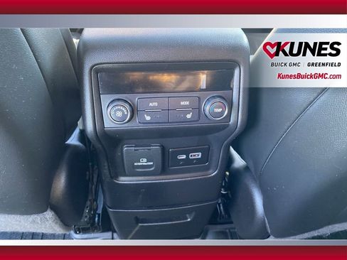 Used 2020 GMC Acadia SLT w/ Premium Package image 38