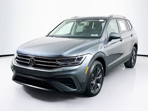 Used 2024 Volkswagen Tiguan SE AWD/4WD image 4