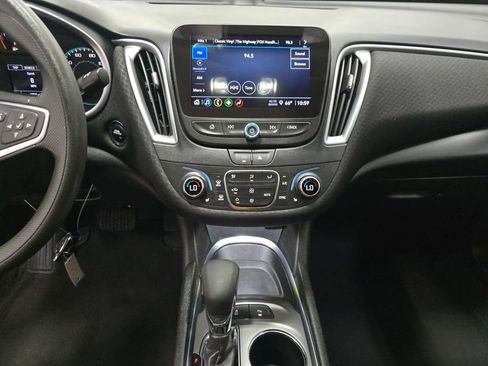 Used 2024 Chevrolet Malibu LT FWD image 11