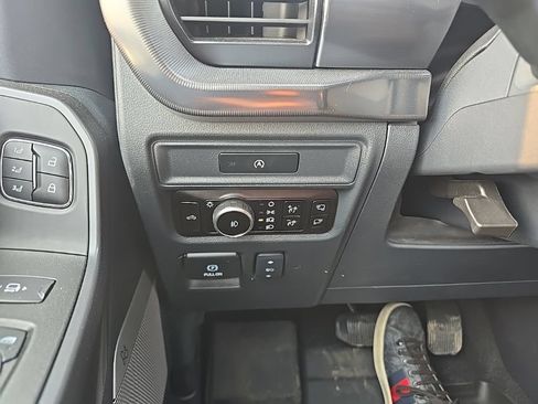 Used 2025 Ford F150 Lariat AWD/4WD image 22