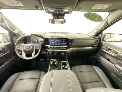 Used 2024 GMC Sierra 1500 Elevation w/ Elevation Premium Package AWD/4WD image 3