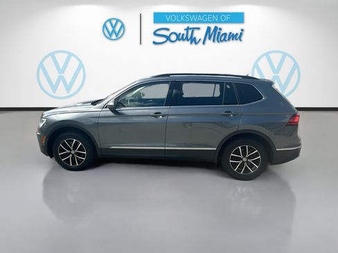 Used 2021 Volkswagen Tiguan SE w/ Panoramic Sunroof Package FWD image 4