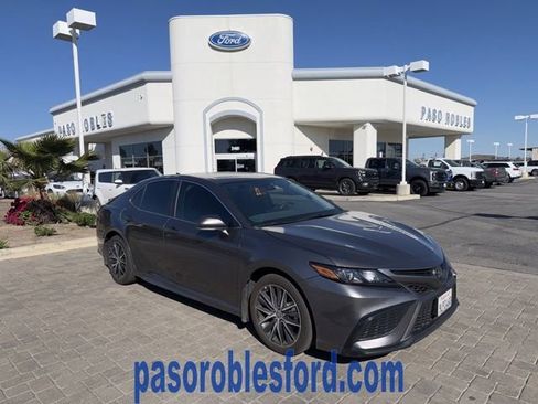 Used 2024 Toyota Camry SE image 1