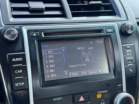 Used 2014 Toyota Camry L image 18